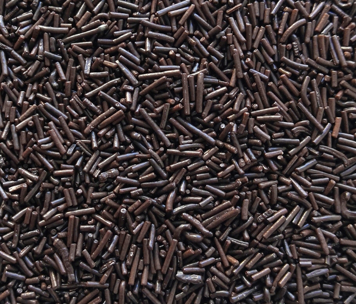 Посыпка декоративная "Темная" вермишель